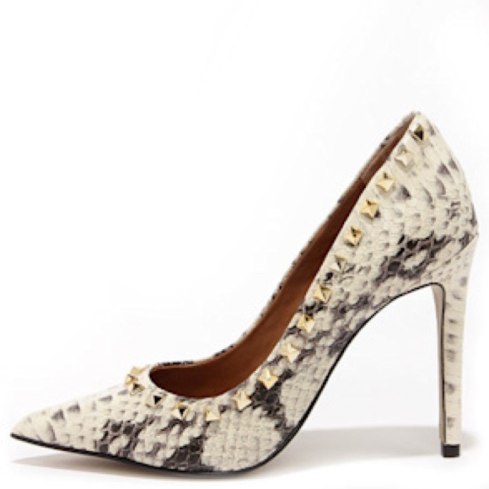 Steve Madden Proto S Snakeskin Studded Heels size 9.5 Valentino lookalike